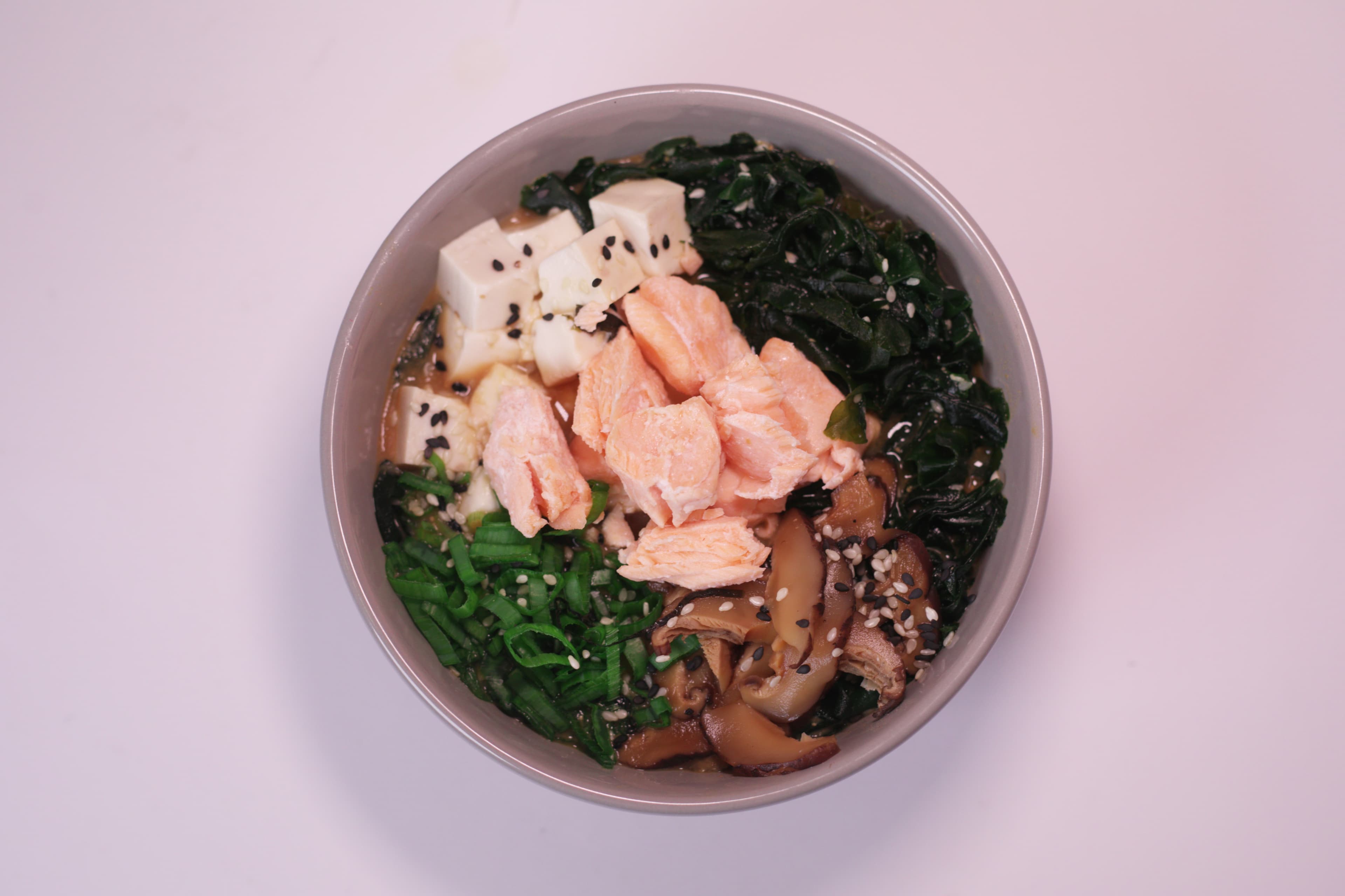 Miso supa sa lososom