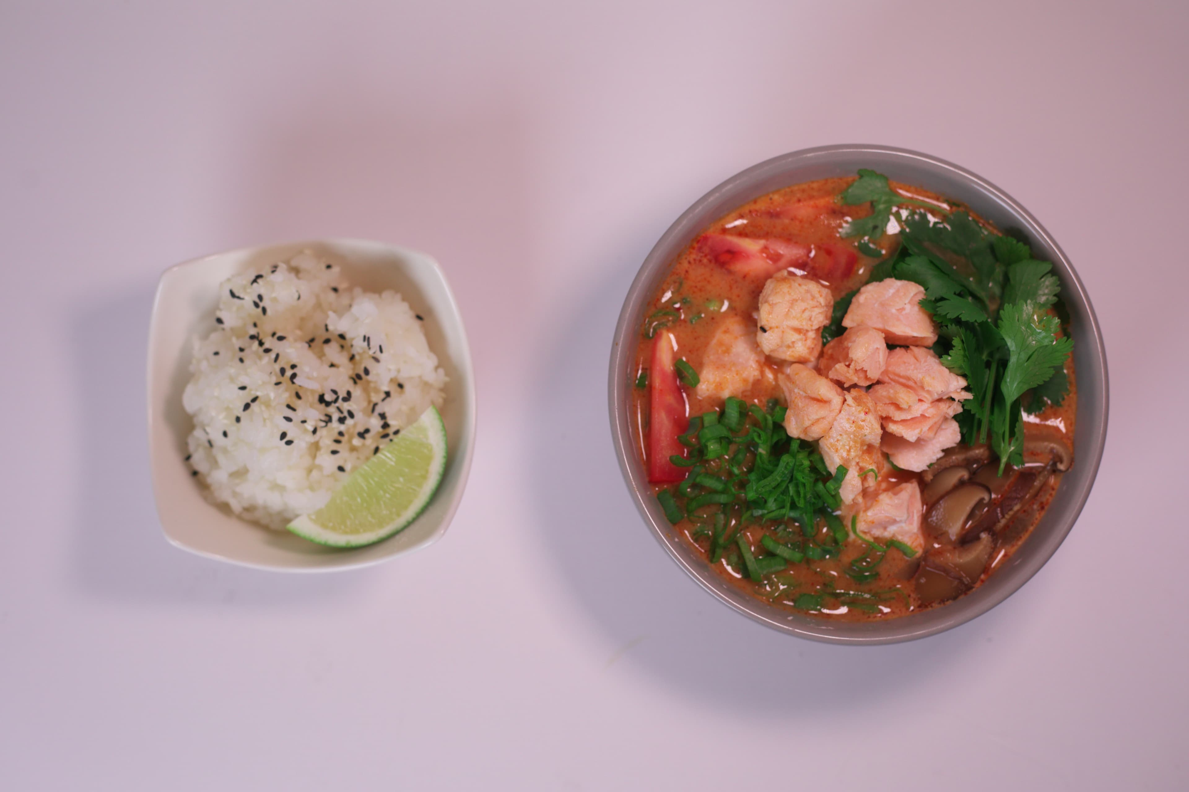 Tom jam supa sa lososom